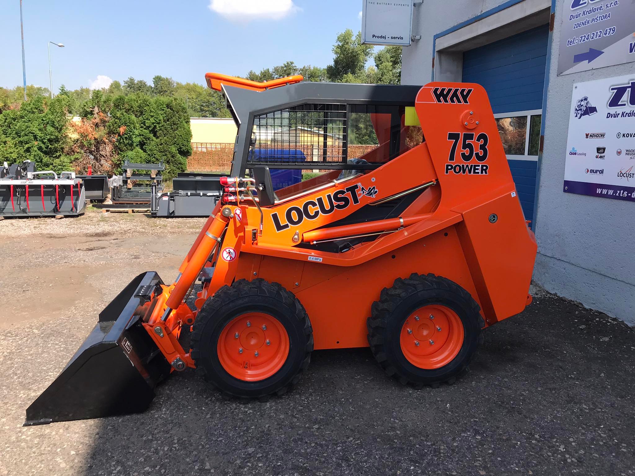 Smykový nakladač Locust L-753 POWER SPEED+ (45kW) - Obrázek 5