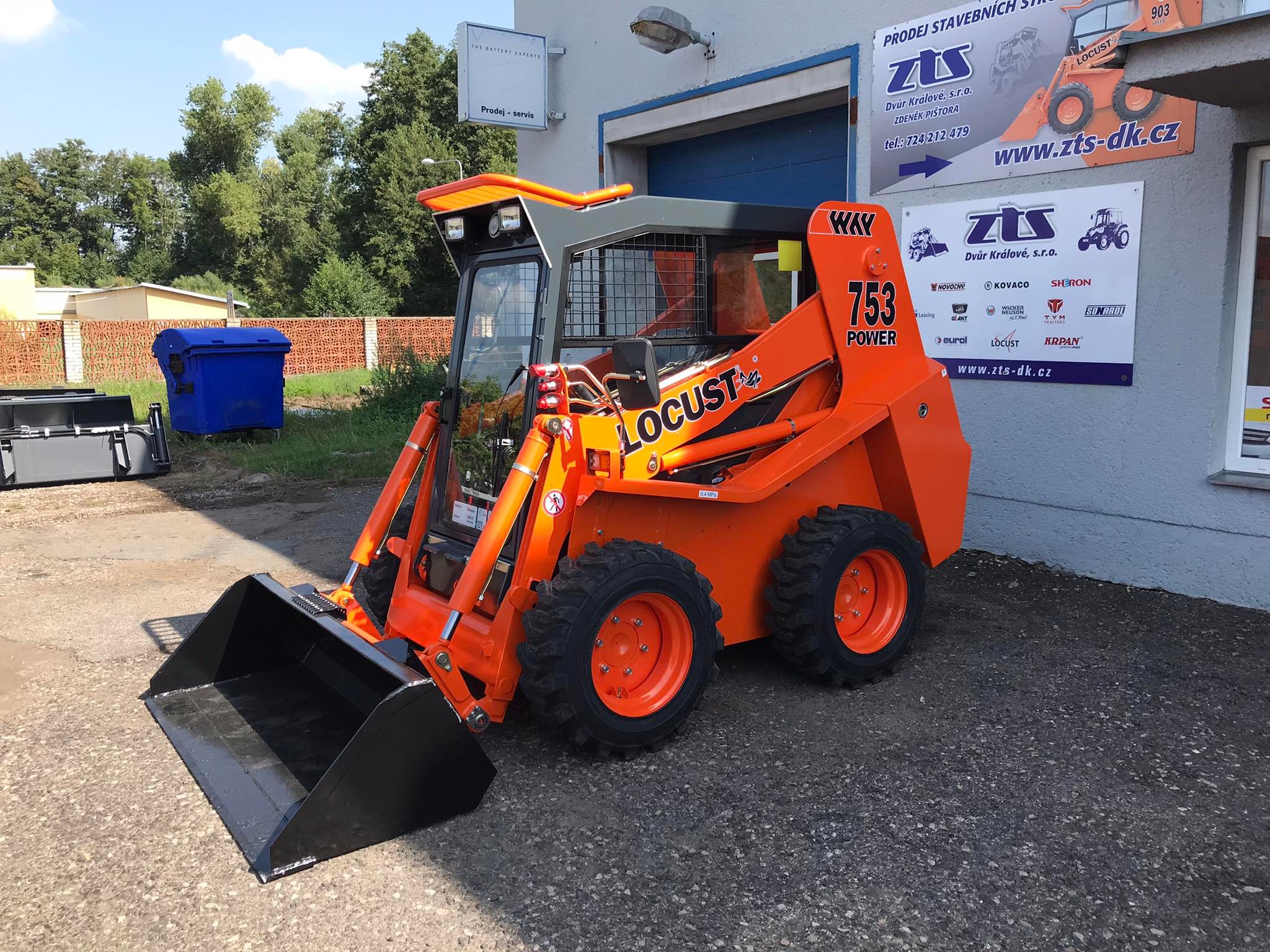 Smykový nakladač Locust L-753 POWER SPEED+ (45kW) - Obrázek 7