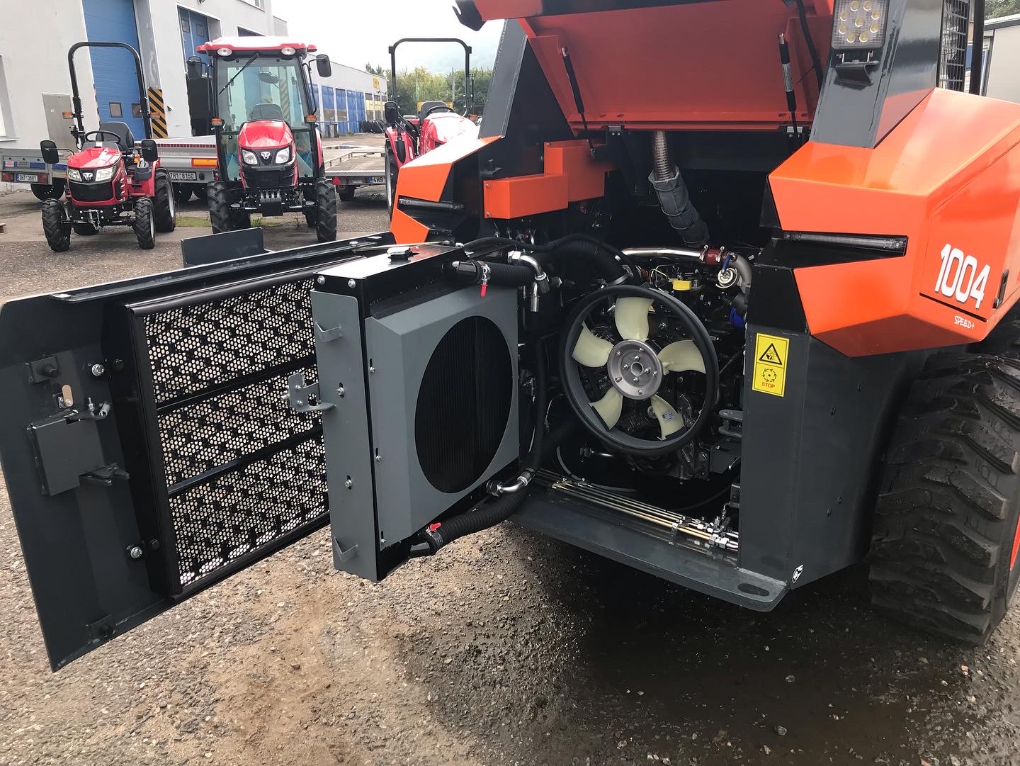 Smykový nakladač Locust L‑1004 (55kW) - Obrázek 7