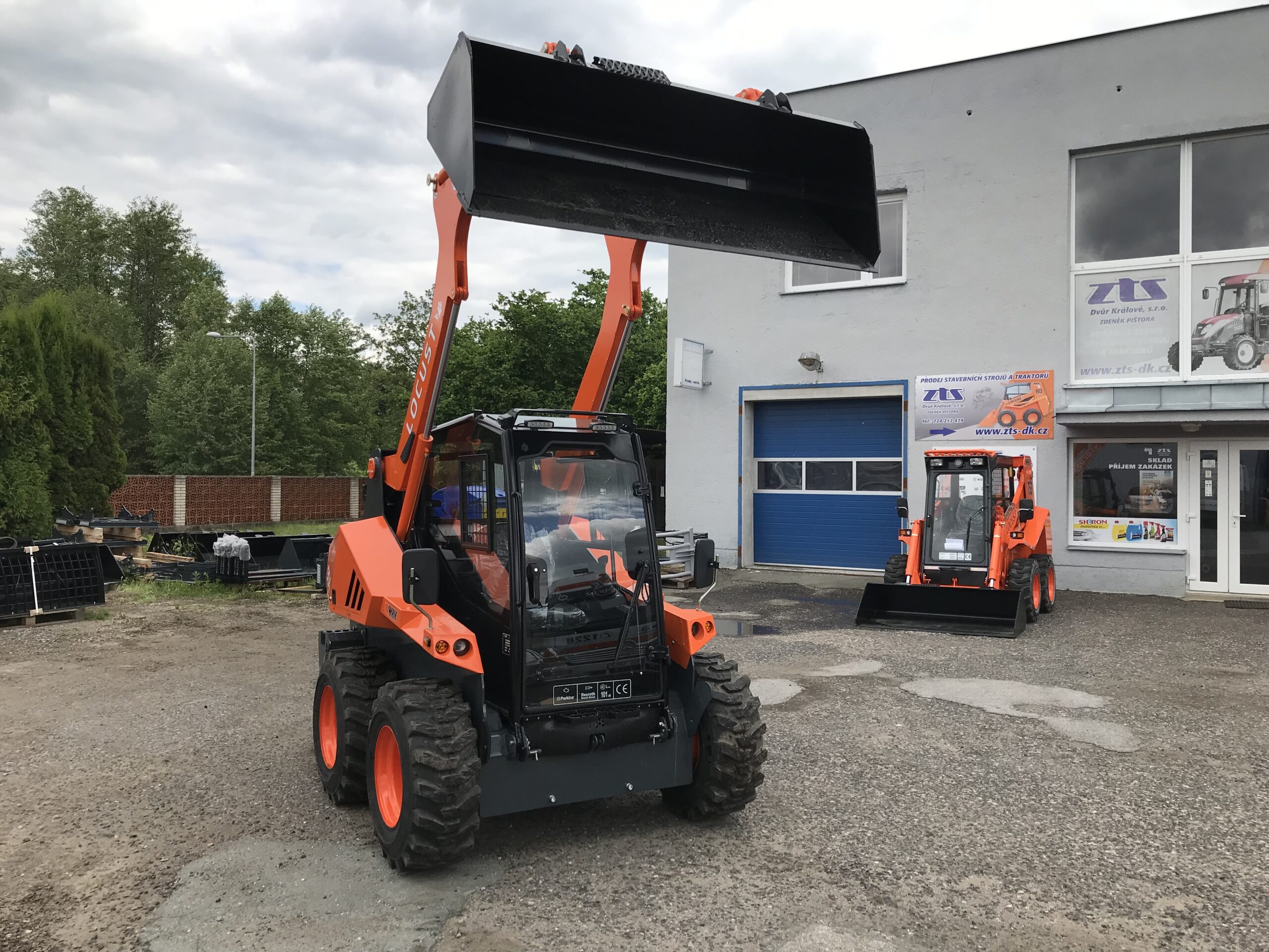Smykový nakladač Locust L‑904 SPEED+ (45kW) - Obrázek 6