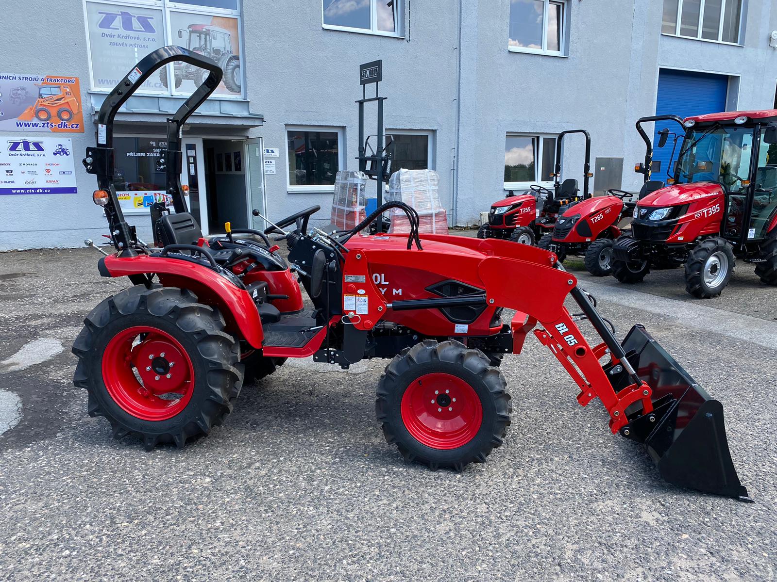 TRAKTOR TYM 2500L