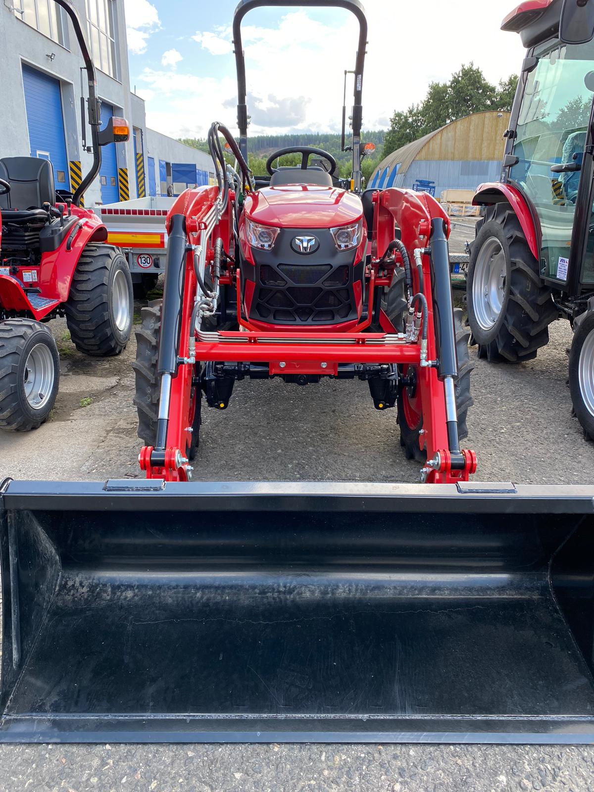 TRAKTOR TYM 2500L - Obrázek 4