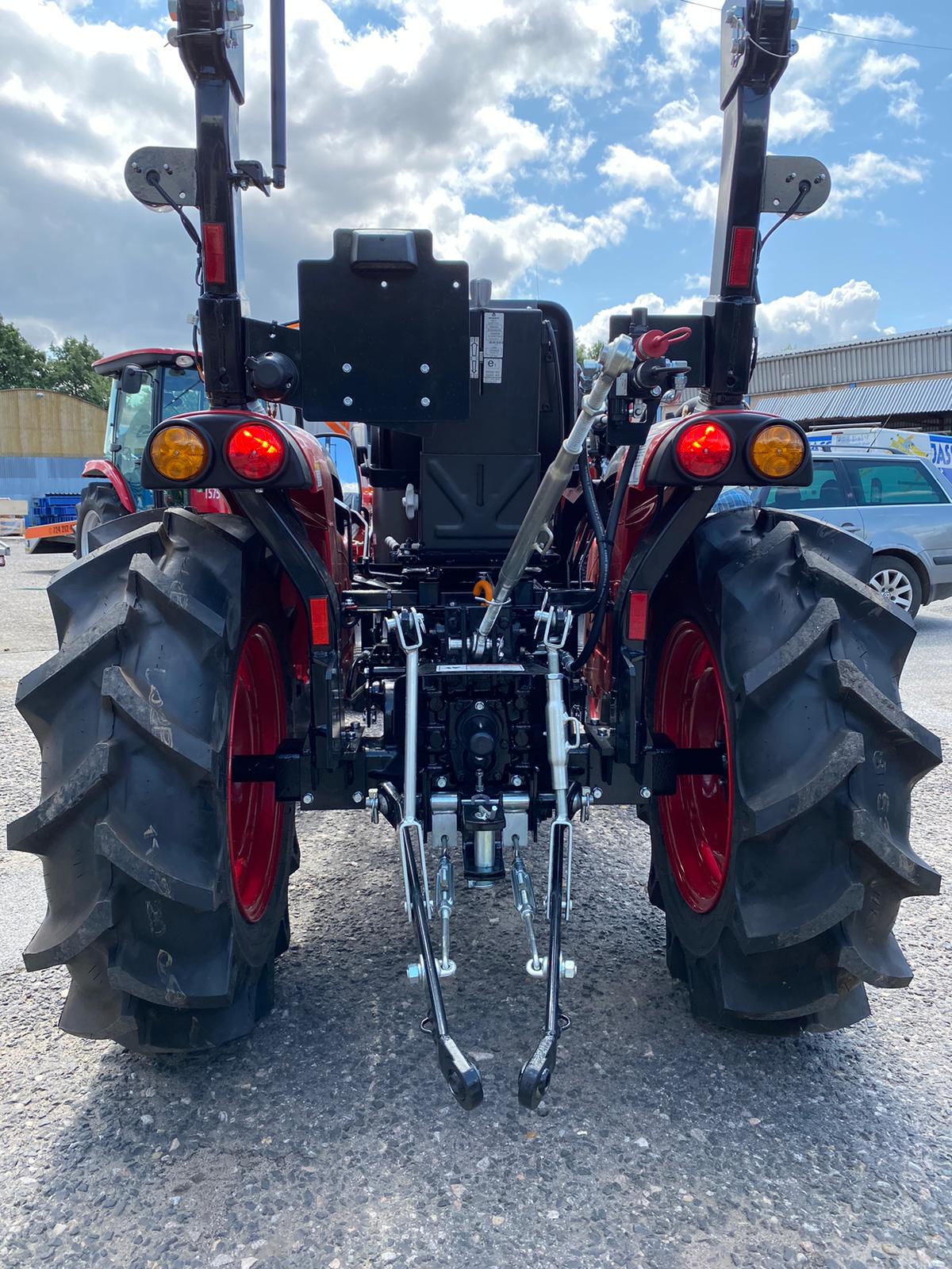 TRAKTOR TYM 2500L - Obrázek 7