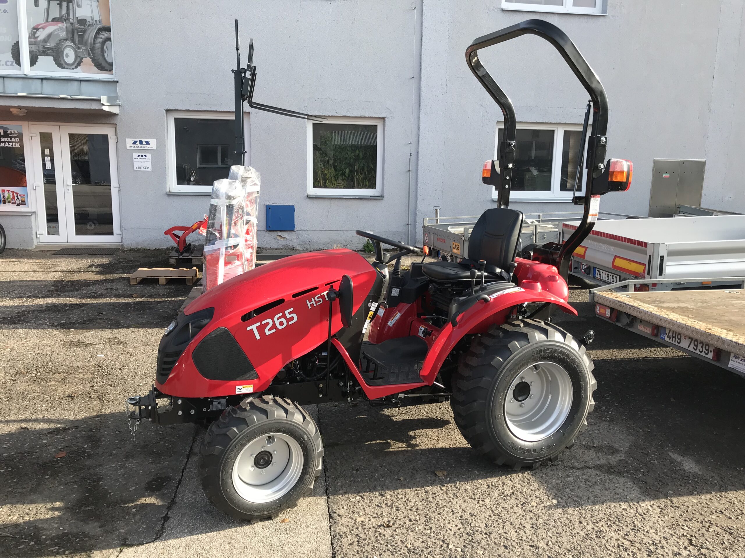 TRAKTOR TYM T265 (25 hp) - Obrázek 4