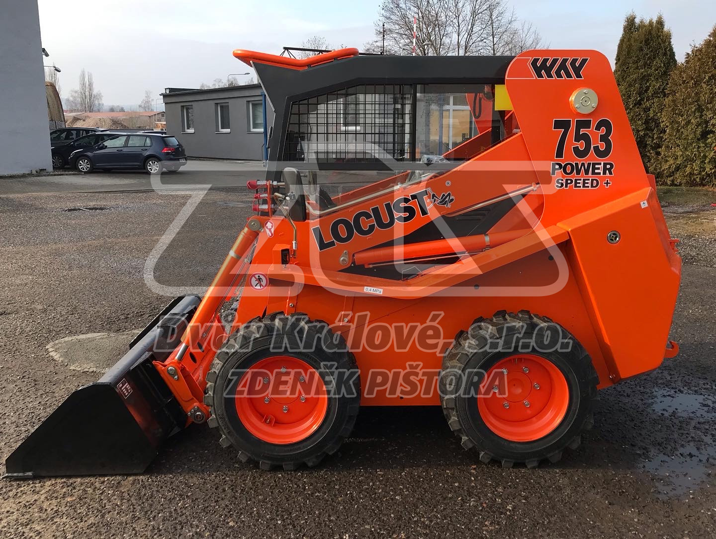 Smykový nakladač Locust L-753 POWER SPEED+ (45kW) - Obrázek 3